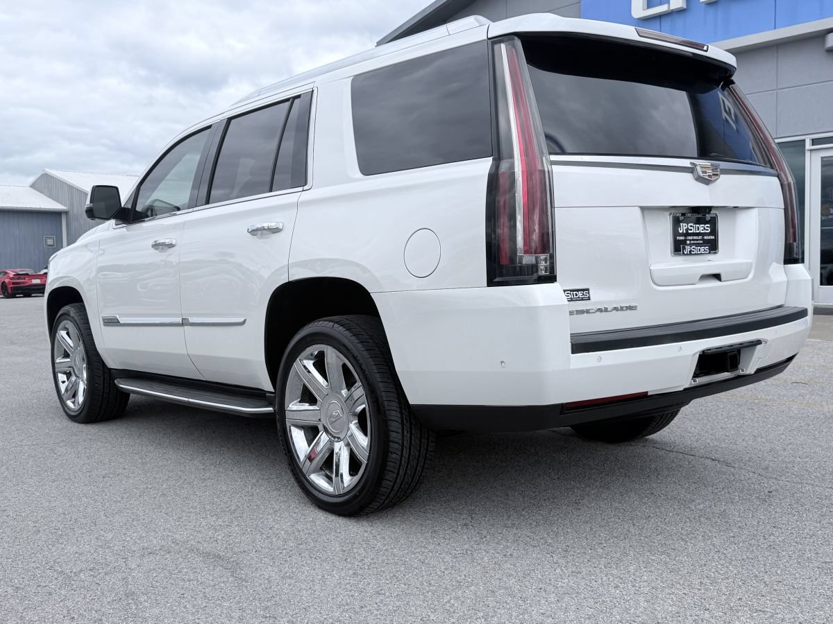 Used 2017 Cadillac Escalade Luxury RWD image 7