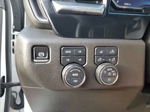 Used 2025 Chevrolet Silverado 2500 LTZ w/ LTZ Convenience Package AWD/4WD image 31
