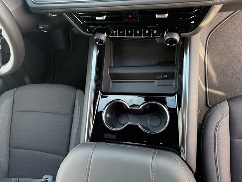 New 2026 Chevrolet Suburban LS image 49