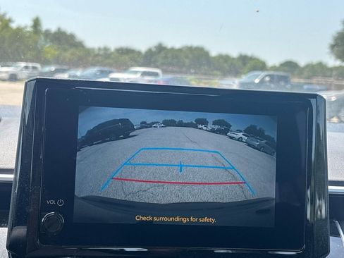 Used 2025 Toyota Corolla LE FWD image 10