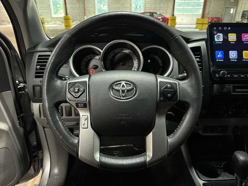 Used 2015 Toyota Tacoma 4x4 Access Cab V6 w/ Convenience Package image 17