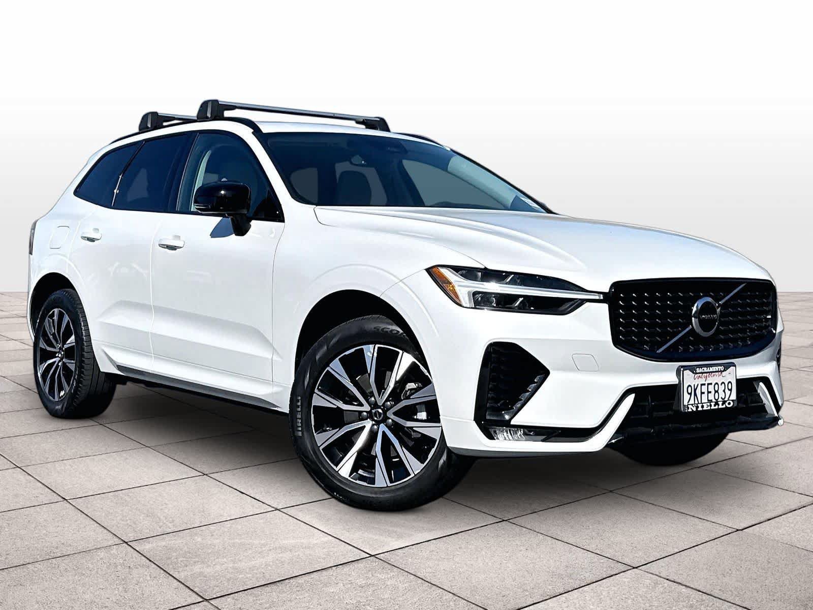 Used 2024 Volvo XC60 B5 Core AWD/4WD image 2