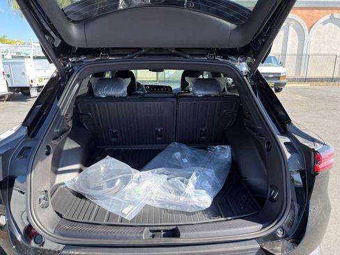 New 2026 Chevrolet Equinox EV LT image 15