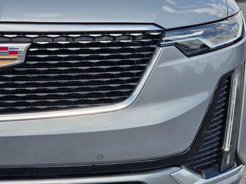 Certified 2025 Cadillac XT6 Luxury FWD image 10