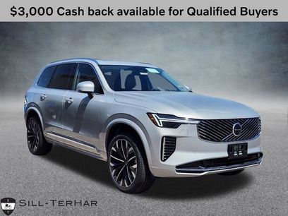 New 2025 Volvo XC90 B5 Core w/ Climate Package