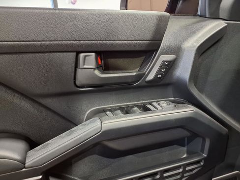 Used 2025 Toyota 4Runner TRD Off-Road Premium AWD/4WD image 14