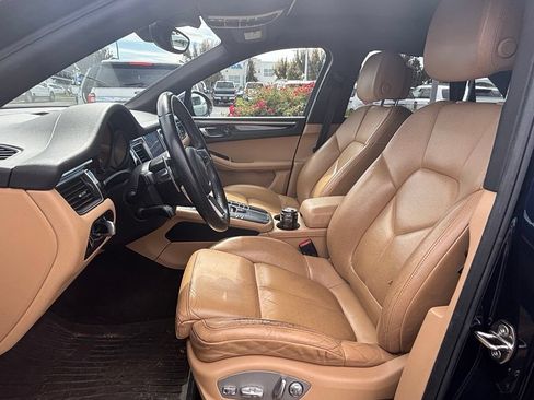 Used 2017 Porsche Macan AWD/4WD image 9