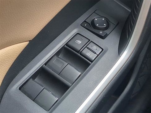 Used 2019 Toyota RAV4 XLE w/ Convenience Package image 25