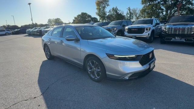 Used 2023 Honda Accord EX image 3