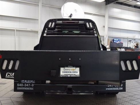 Used 2024 Chevrolet Silverado 3500 LT image 4