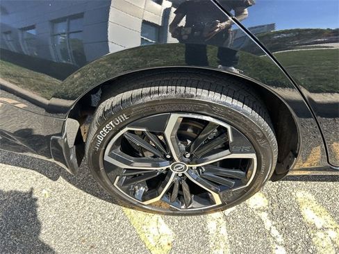 Certified 2024 Nissan Altima 2.5 SR w/ SR Premium Package image 12