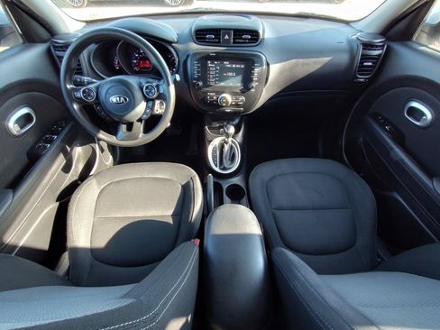 Used 2018 Kia Soul + FWD image 33