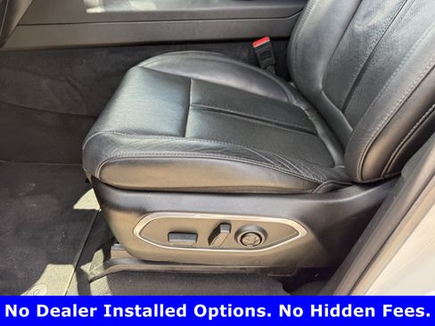 Used 2024 Jeep Wagoneer L Series II w/ Flexible Seating Group AWD/4WD image 25
