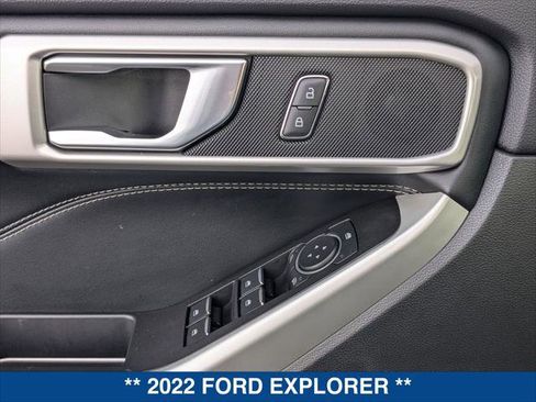 Certified 2022 Ford Explorer XLT image 11