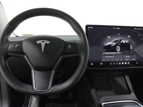 Used 2023 Tesla Model 3 Standard Range RWD image 8