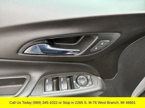 Used 2021 Chevrolet Equinox LT image 28