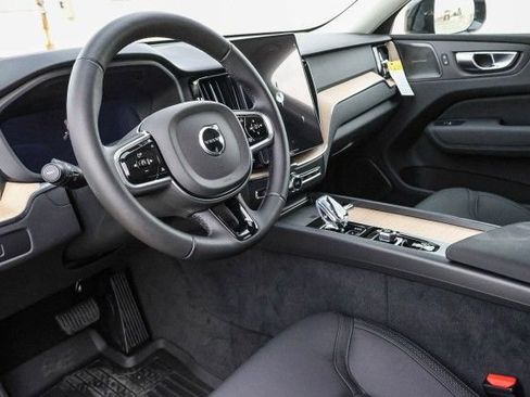 Used 2026 Volvo XC60 B5 Plus w/ Climate Package PRO AWD/4WD image 32