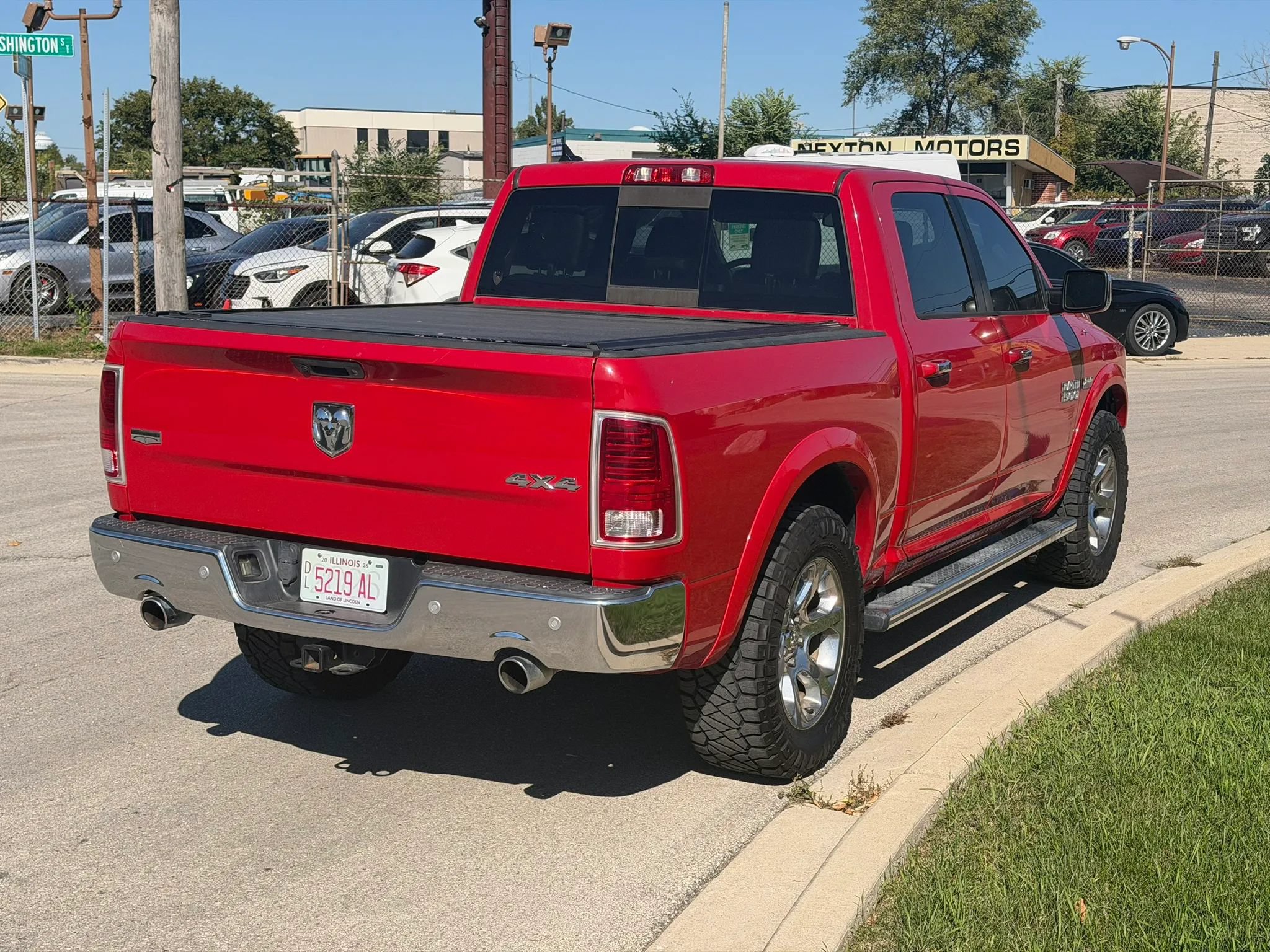 Used 2017 RAM 1500 Laramie w/ Convenience Group AWD/4WD image 5