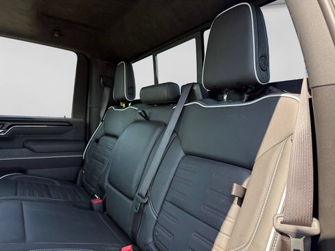 Used 2024 GMC Sierra 2500 AT4X AWD/4WD image 36