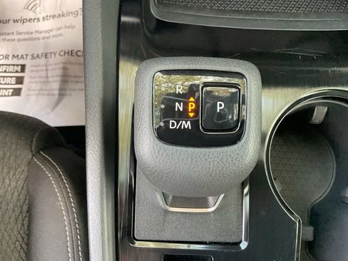 Used 2025 Nissan Rogue SV FWD image 26