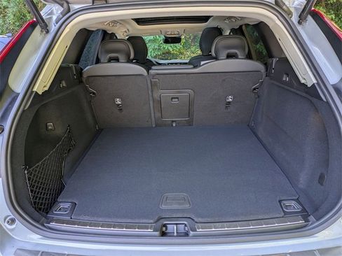 Certified 2025 Volvo XC60 T8 Plus w/ Protection Package Premier image 30