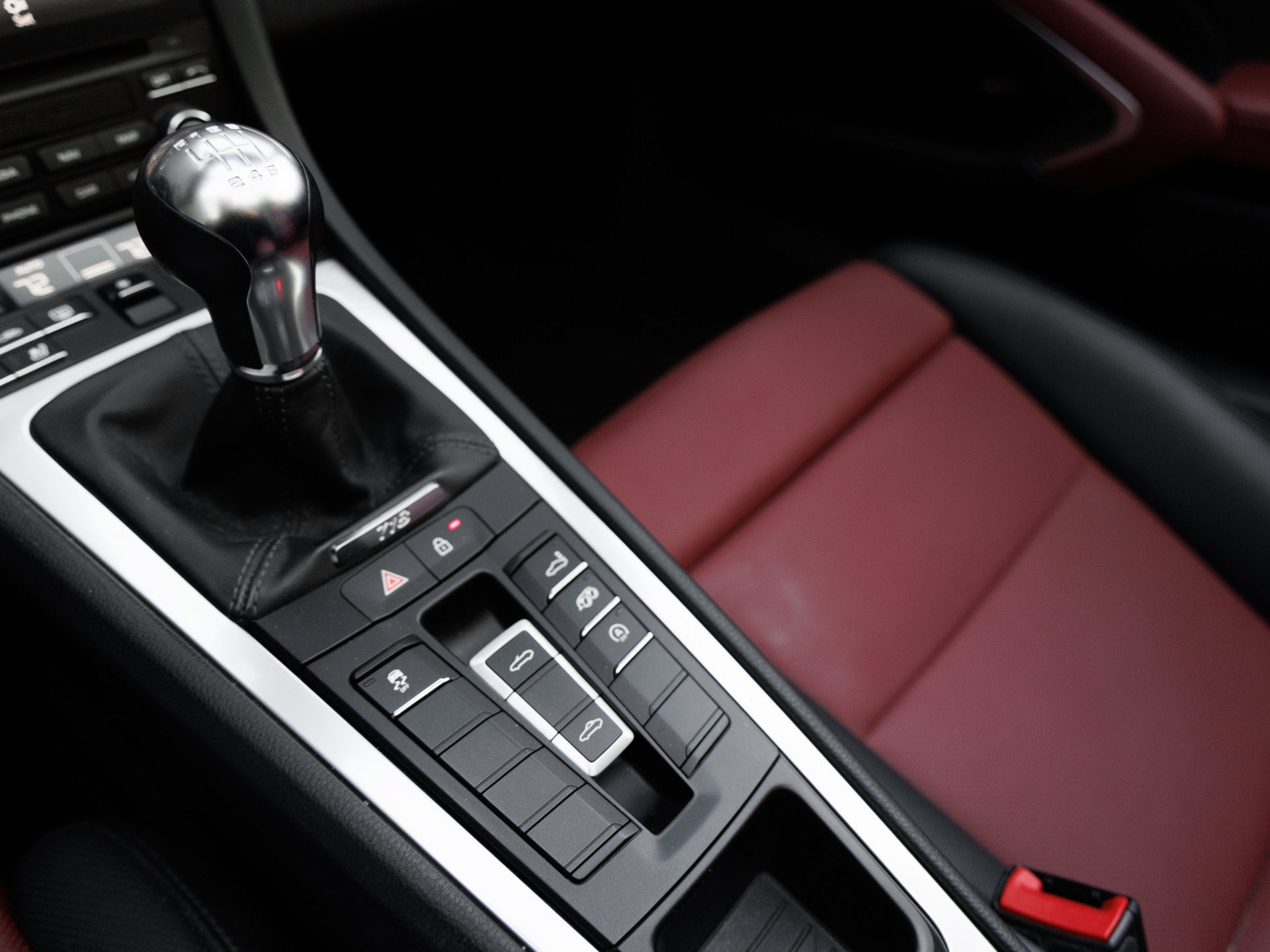 Certified 2025 Porsche 718 Boxster S RWD image 27