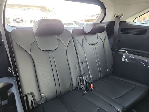 New 2026 Kia Sorento S w/ S Panoramic Sunroof Package FWD image 17
