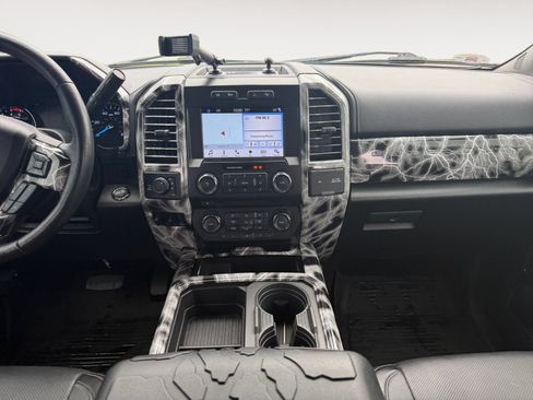 Used 2017 Ford F350 Lariat w/ Lariat Ultimate Package AWD/4WD image 8