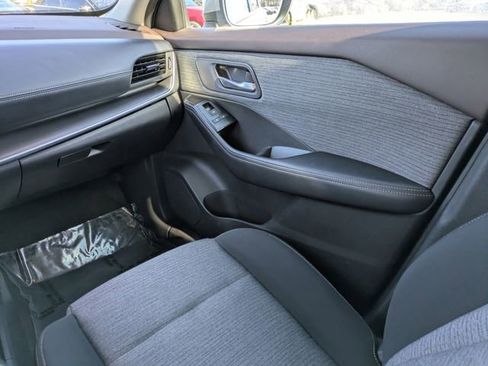 Used 2023 Nissan Rogue SV image 19