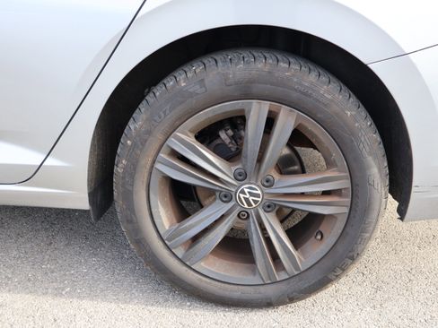 Used 2024 Volkswagen Jetta SE w/ Panoramic Sunroof Package image 40