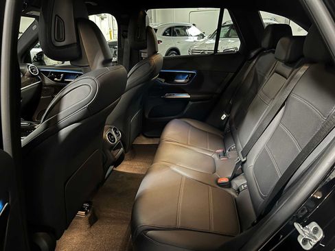 Used 2025 Mercedes-Benz GLC 300 image 21