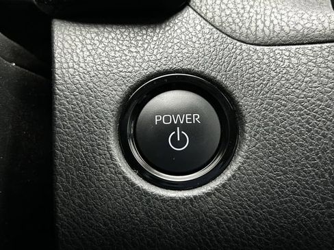 Used 2025 Toyota Camry SE image 25