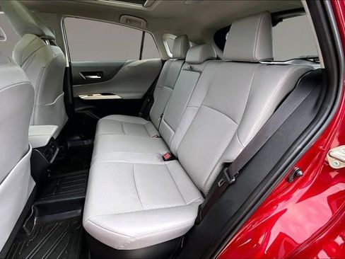 Used 2024 Toyota Venza Limited image 19