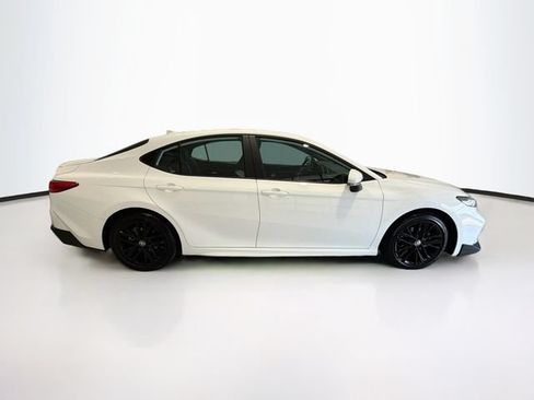 Used 2026 Toyota Camry SE FWD image 7