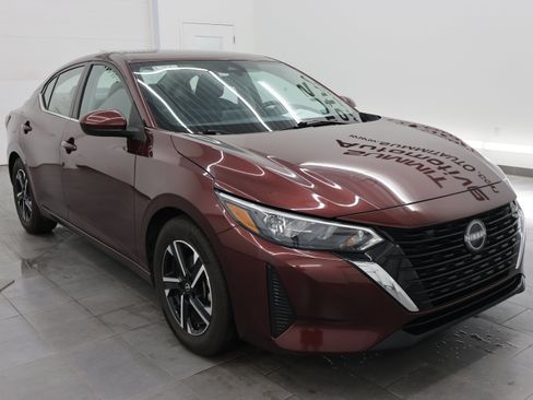 Used 2024 Nissan Sentra SV FWD image 2