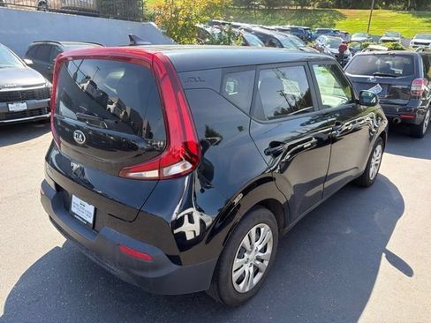 Used 2021 Kia Soul LX FWD image 3