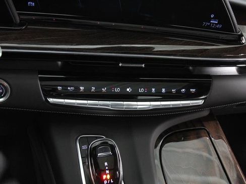 Certified 2023 Cadillac Escalade Premium Luxury Platinum image 16