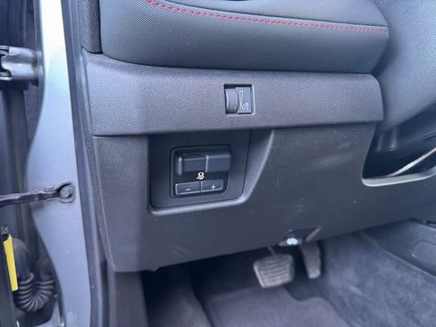 Used 2023 Chevrolet Colorado Z71 w/ Z71 Convenience Package 2 image 4