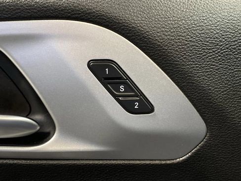 Used 2020 Chrysler Pacifica Touring-L Plus image 27