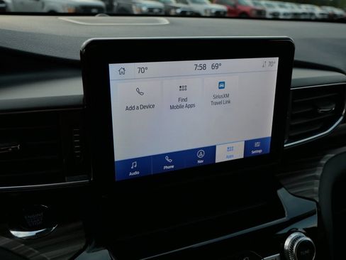 Used 2023 Ford Explorer Limited AWD/4WD image 29