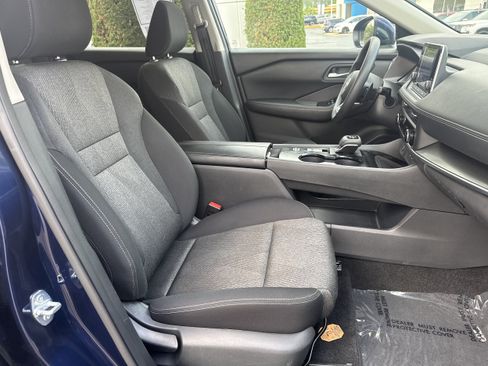 Used 2024 Nissan Rogue SV FWD image 14