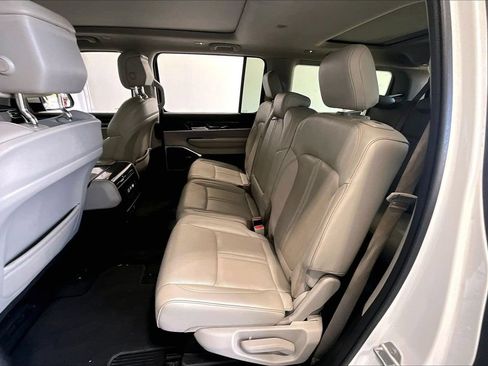 Used 2022 Jeep Wagoneer Series II w/ Premium Group I RWD image 24
