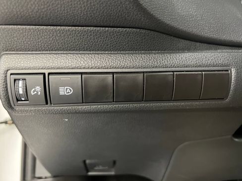 Used 2024 Toyota Corolla LE FWD image 39