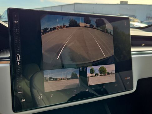 Used 2022 Tesla Model S Plaid image 24