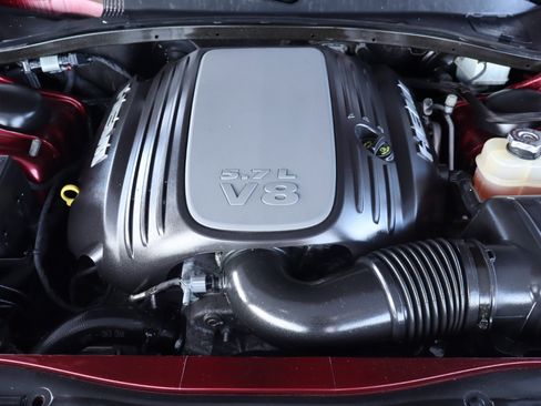 Used 2017 Chrysler 300 C w/ Light Group image 39