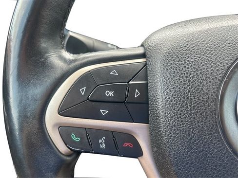 Used 2017 Jeep Cherokee Limited AWD/4WD image 37