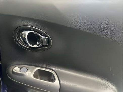 Used 2015 Nissan Juke SV AWD/4WD image 21
