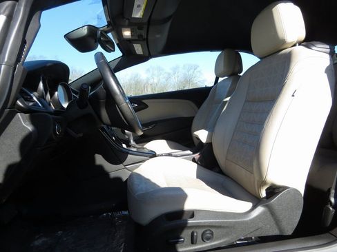 Used 2018 Buick Cascada Premium image 10