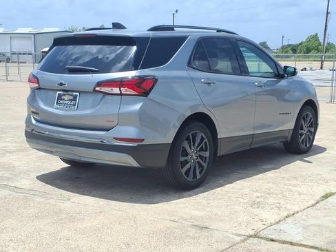 Used 2023 Chevrolet Equinox RS w/ RS Leather Package FWD image 5