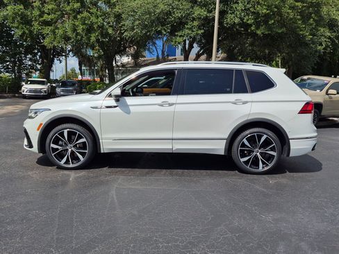 Used 2022 Volkswagen Tiguan SEL R-Line AWD/4WD image 2